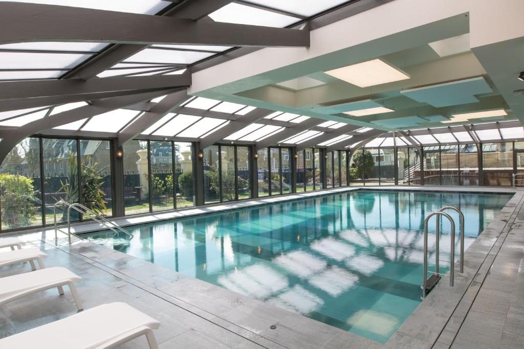 piscine grand hotel des thermes